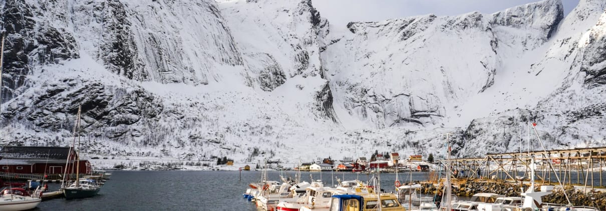 Viaggio Nord Lofoten Tromso Norvegia Esperienza Artica Reine Rorbuer Fiordo Montagna Inverno