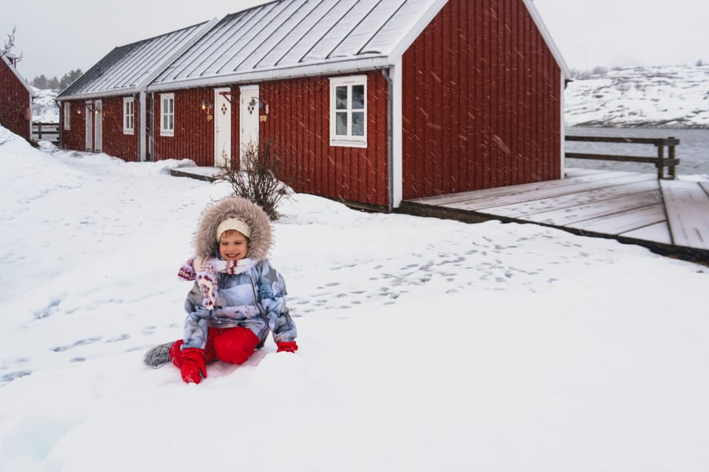 Viaggio Nord Lofoten Tromso Norvegia Esperienza Artica Nyvagar Rorbuhotell Kabelvag Giocare Bambini Neve