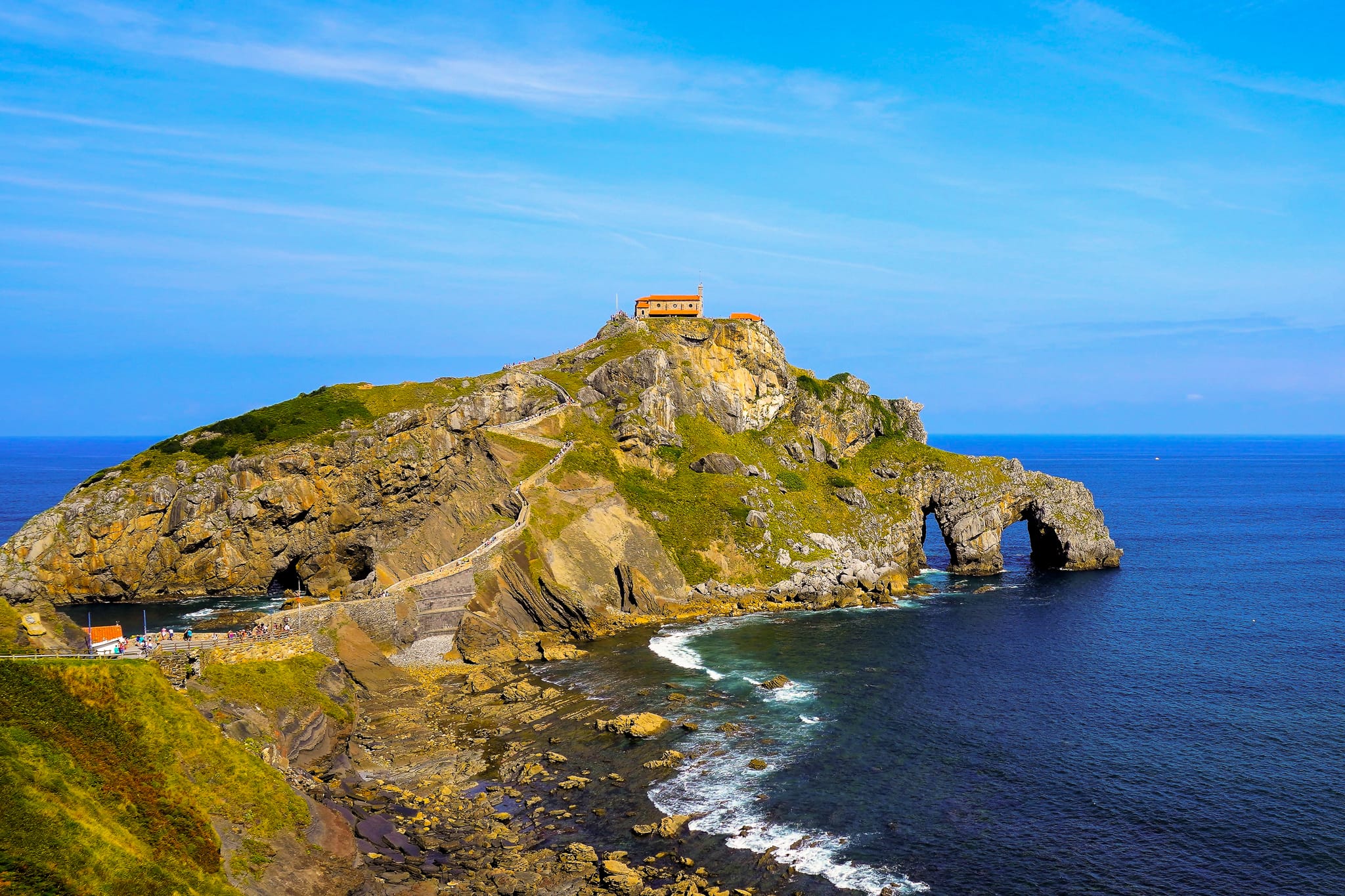 paesi baschi gaztelugatxe santuario oceano