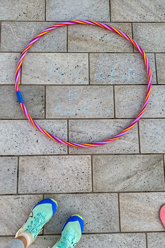 attivita figli ginnastica addominali esercizi scarpe donna nike hula hoop