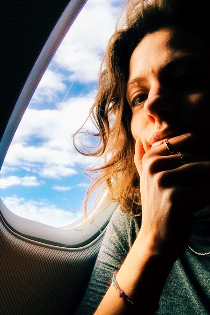 Luoghi Romantici Sereni Autunno Ragazza Intrigante Aereo Nuvole Cielo Azzurro Volo