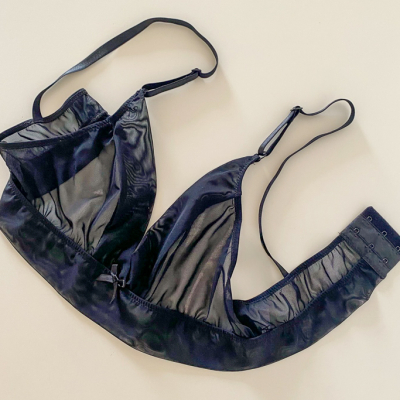 boise reggiseno sexy nero in tulle trasparente venduto da the casual twinkle simbolo di eleganza artigianalità e sostenibilità