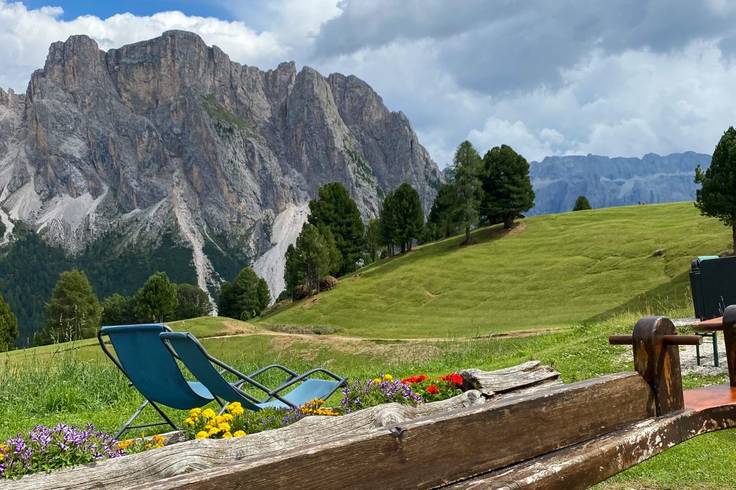 camminata in val gardena con bambini col raiser baita odles rifugio mangiare montagna estate