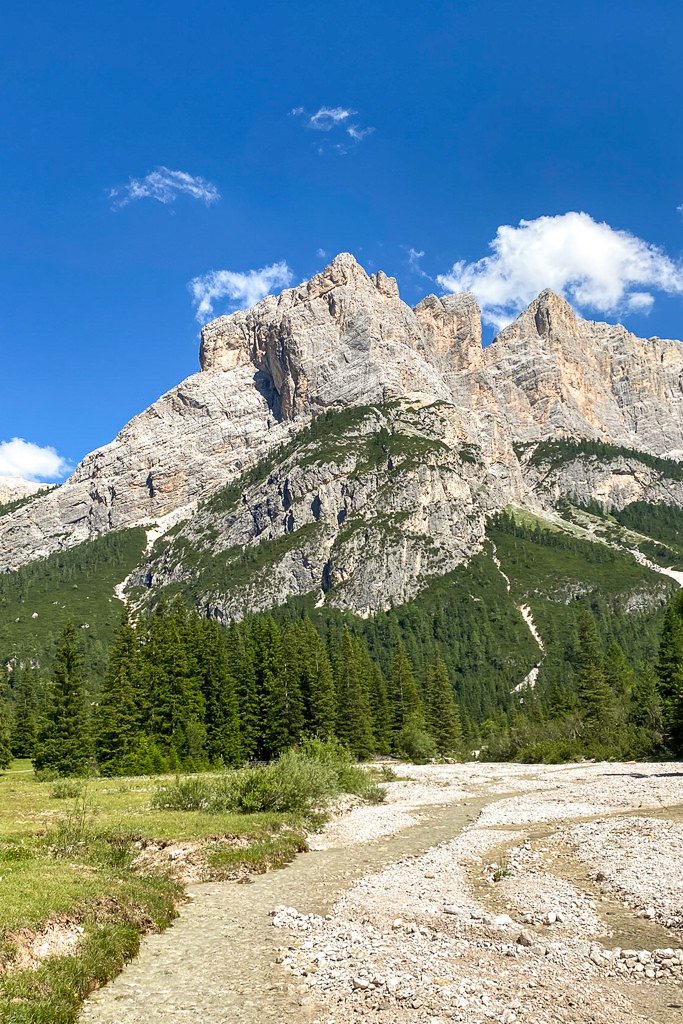 alta badia parco naturale fanes senes braies armentarola capanna alpina grandezza maestosita montagna
