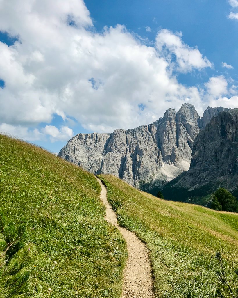 alta badia colfosco camminata rifugio jimmi escursione famiglia bambini vista sentiero