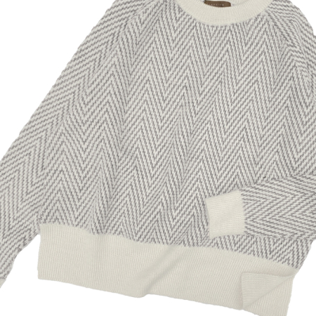 una maglia per donna in pura alpaca simile al cashmere, morbida e lussuosa della marca esencia