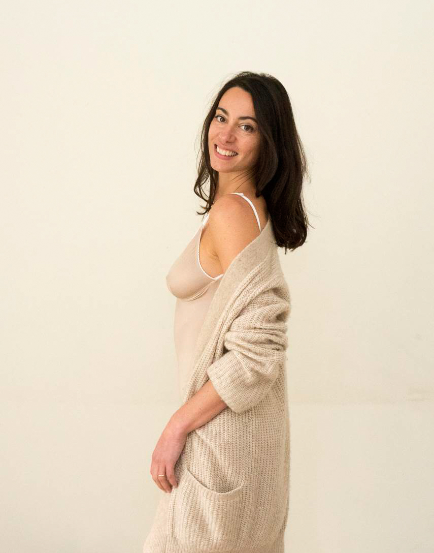 donna e mamma sensual con lingerie sexy del brand individuals teh casual twinkle